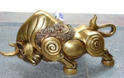 匯豐銅雕,黑龍江銅牛,銅雕開(kāi)荒牛.銅牛工藝品圖片